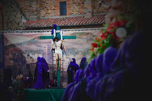 santa-vera-cruz-y-confalón