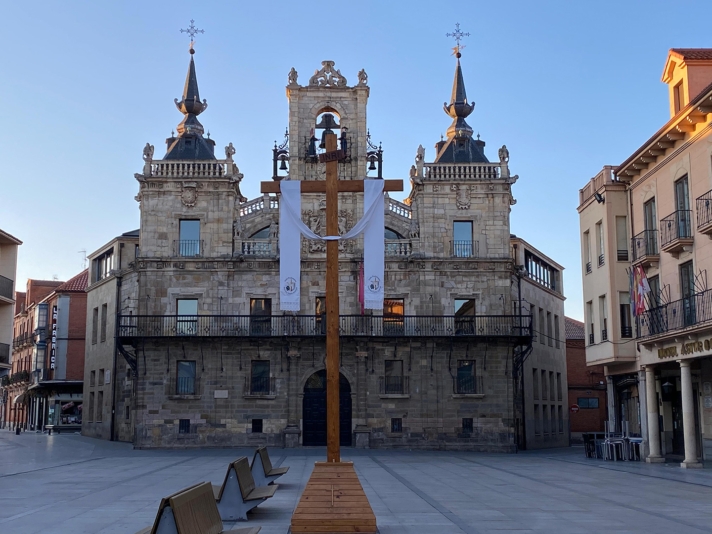 Plaza-Cruz-Semana-Santa